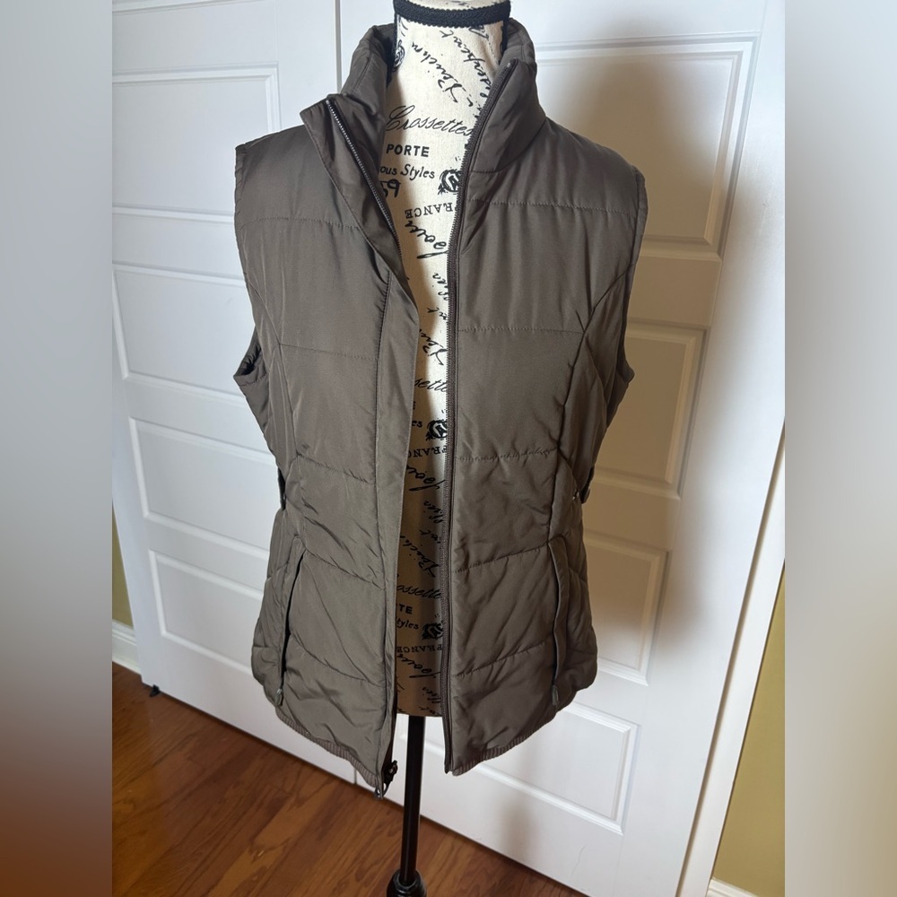 Oakley Brown Y2K Puffer Vest‎